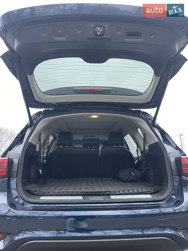 Позашляховик / Кросовер Infiniti QX60 2017 в Києві