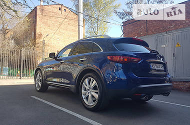 Внедорожник / Кроссовер Infiniti QX70 2015 в Харькове