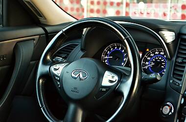 Внедорожник / Кроссовер Infiniti QX70 2015 в Харькове