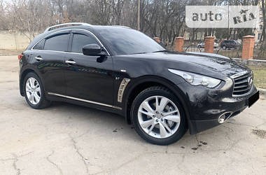 Позашляховик / Кросовер Infiniti QX70 2013 в 