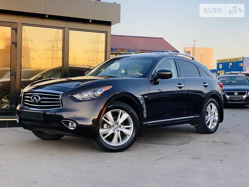 Позашляховик / Кросовер Infiniti QX70 2014 в 