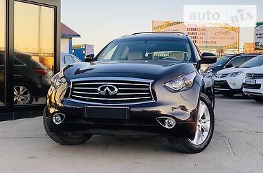 Позашляховик / Кросовер Infiniti QX70 2014 в 