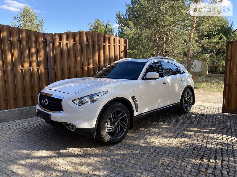 Позашляховик / Кросовер Infiniti QX70 2012 в 