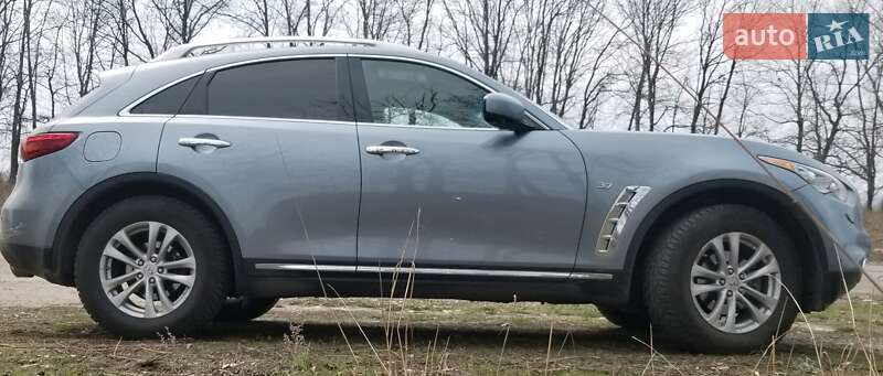 Внедорожник / Кроссовер Infiniti QX70 2016 в Сумах