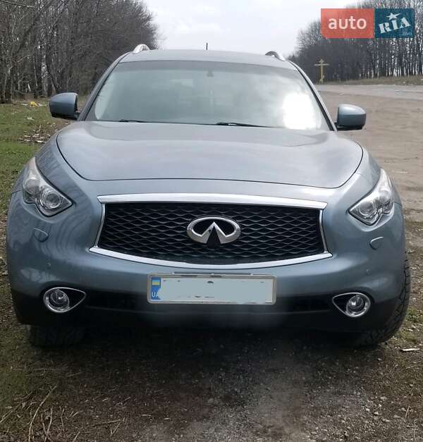 Внедорожник / Кроссовер Infiniti QX70 2016 в Сумах
