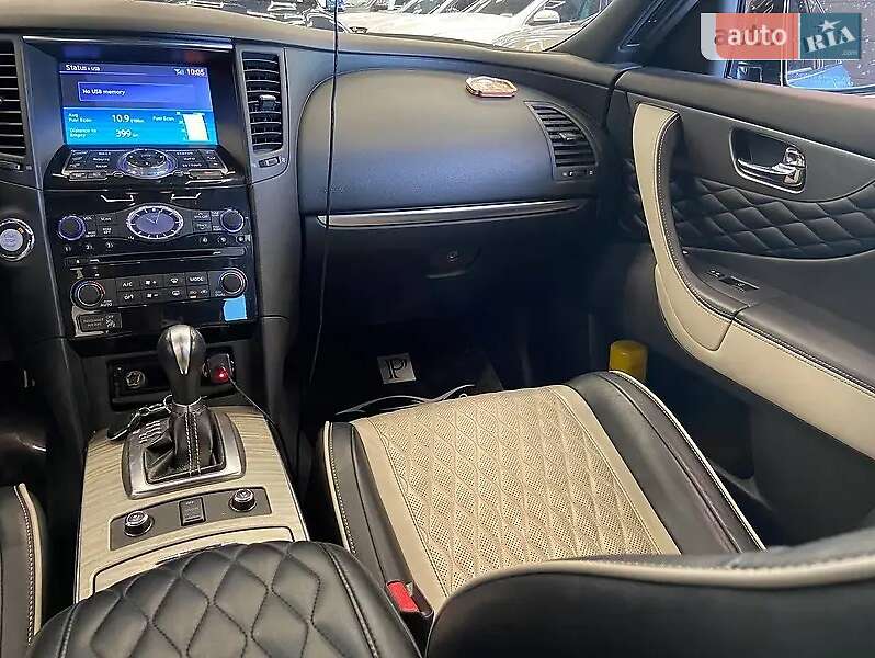 Внедорожник / Кроссовер Infiniti QX70 2016 в Одессе