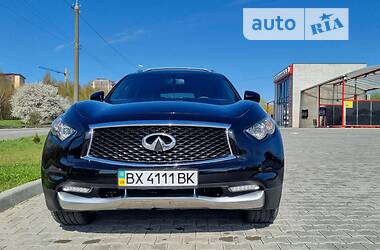 Внедорожник / Кроссовер Infiniti QX70 2016 в 