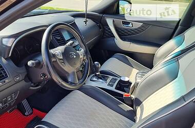 Внедорожник / Кроссовер Infiniti QX70 2016 в 