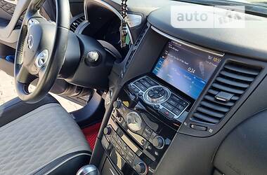 Внедорожник / Кроссовер Infiniti QX70 2016 в 