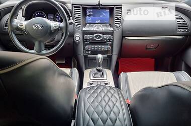 Внедорожник / Кроссовер Infiniti QX70 2016 в 