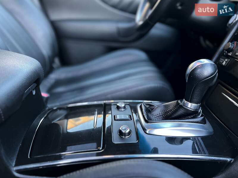 Внедорожник / Кроссовер Infiniti QX70 2016 в Киеве