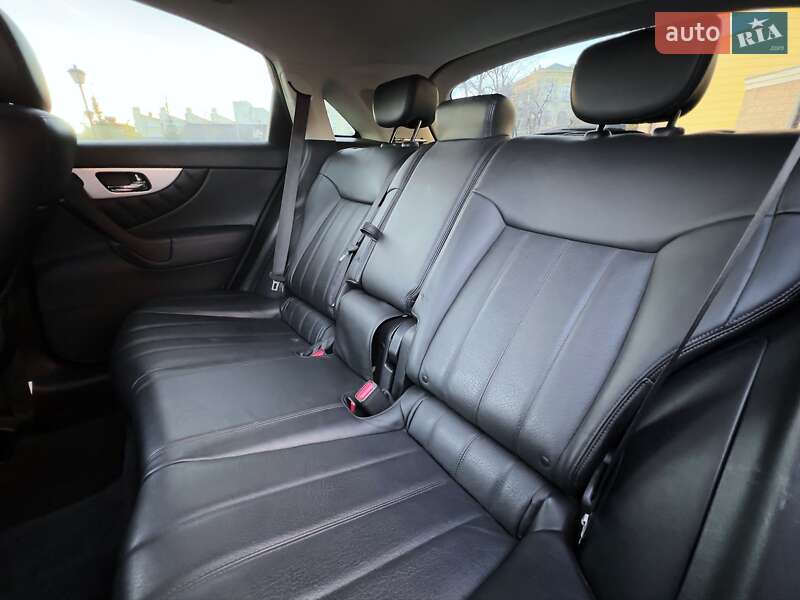 Внедорожник / Кроссовер Infiniti QX70 2016 в Киеве