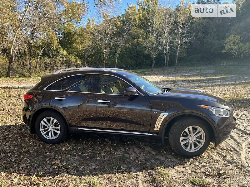 Позашляховик / Кросовер Infiniti QX70 2016 в Черкасах