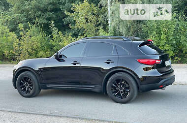 Внедорожник / Кроссовер Infiniti QX70 2016 в 