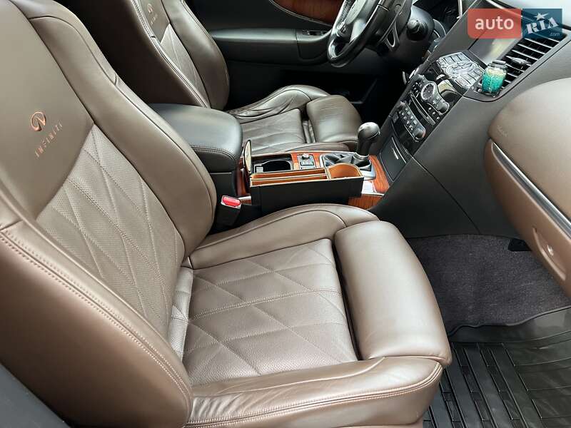 Позашляховик / Кросовер Infiniti QX70 2014 в Києві