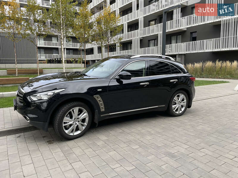 Внедорожник / Кроссовер Infiniti QX70 2013 в Харькове
