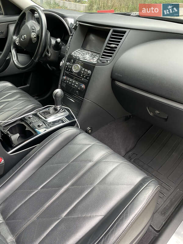 Внедорожник / Кроссовер Infiniti QX70 2013 в Харькове