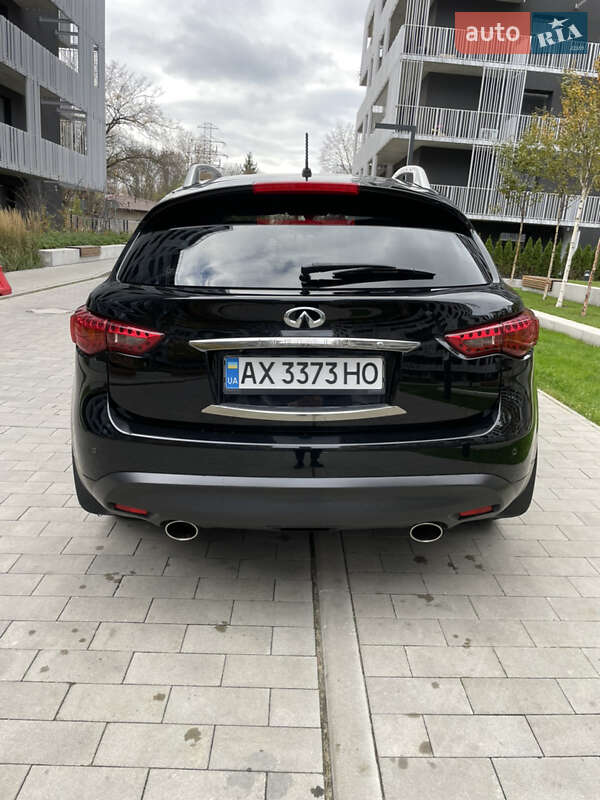 Внедорожник / Кроссовер Infiniti QX70 2013 в Харькове