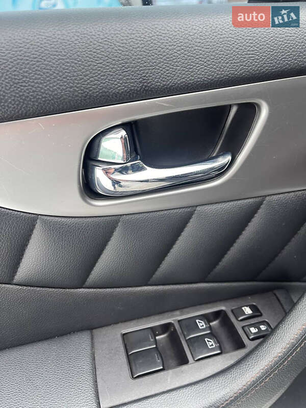 Внедорожник / Кроссовер Infiniti QX70 2017 в Чернигове