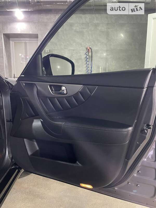 Внедорожник / Кроссовер Infiniti QX70 2017 в Киеве