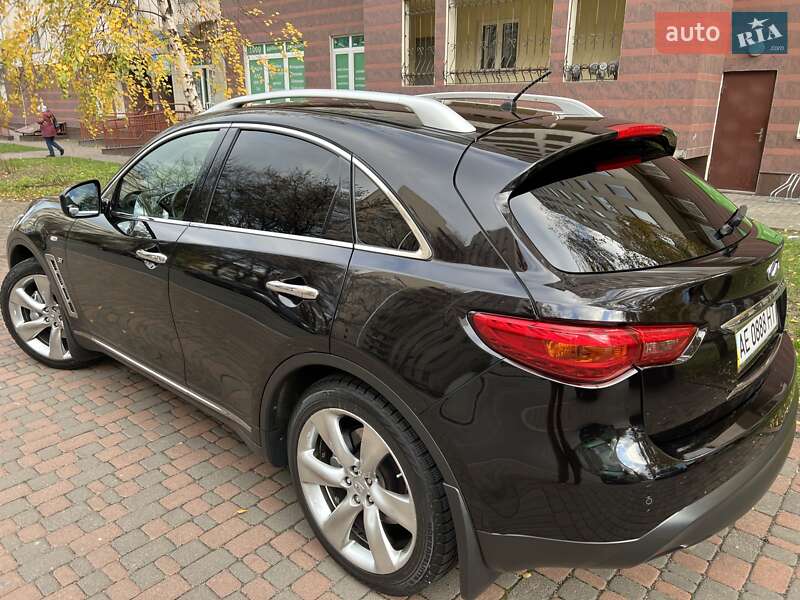 Infiniti QX70 2014
