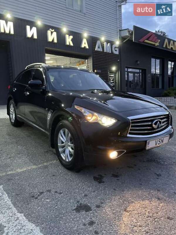 Внедорожник / Кроссовер Infiniti QX70 2015 в Сумах