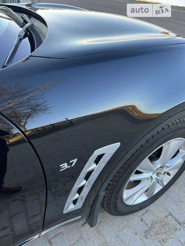 Внедорожник / Кроссовер Infiniti QX70 2015 в Львове