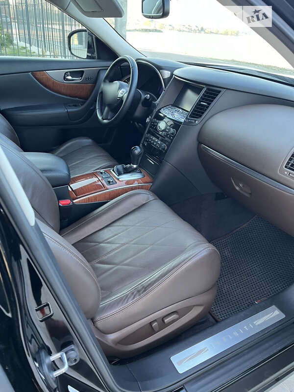 Внедорожник / Кроссовер Infiniti QX70 2015 в Львове