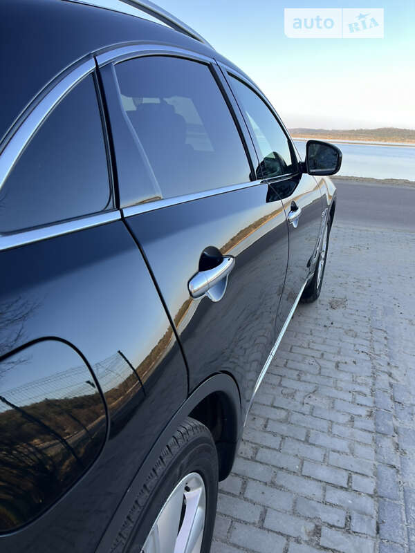 Внедорожник / Кроссовер Infiniti QX70 2015 в Львове