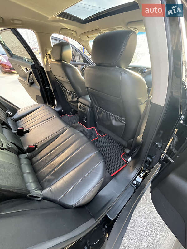 Внедорожник / Кроссовер Infiniti QX70 2017 в Чернигове