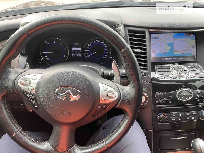 Внедорожник / Кроссовер Infiniti QX70 2015 в Черкассах