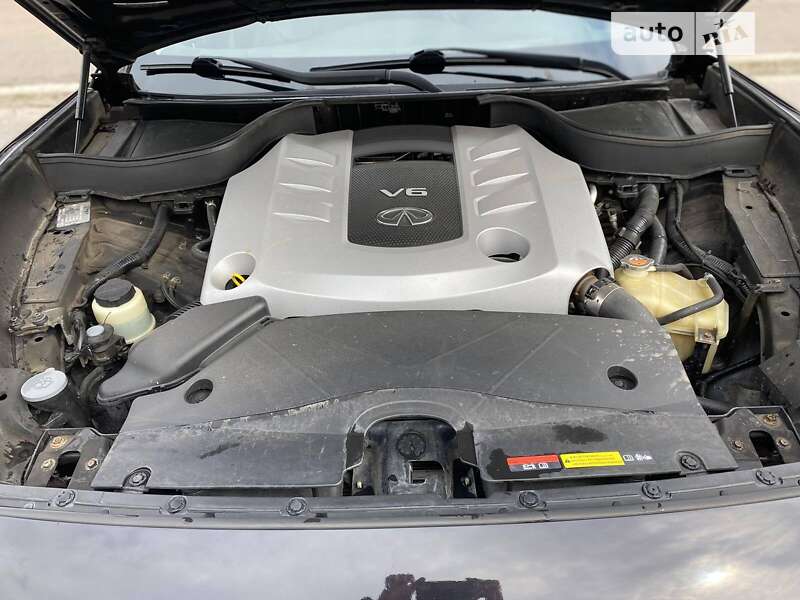 Внедорожник / Кроссовер Infiniti QX70 2015 в Черкассах