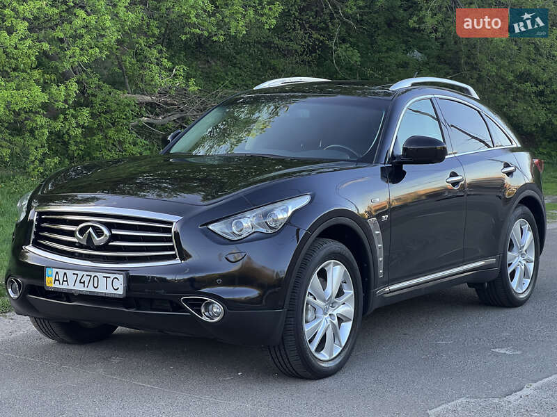 Infiniti QX70 2013