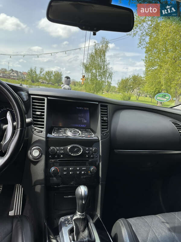 Внедорожник / Кроссовер Infiniti QX70 2013 в Киеве фото 16 Внедорожник / Кроссовер Infiniti QX70 2013 в Киеве