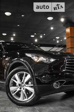 Позашляховик / Кросовер Infiniti QX70 2014 в Одесі