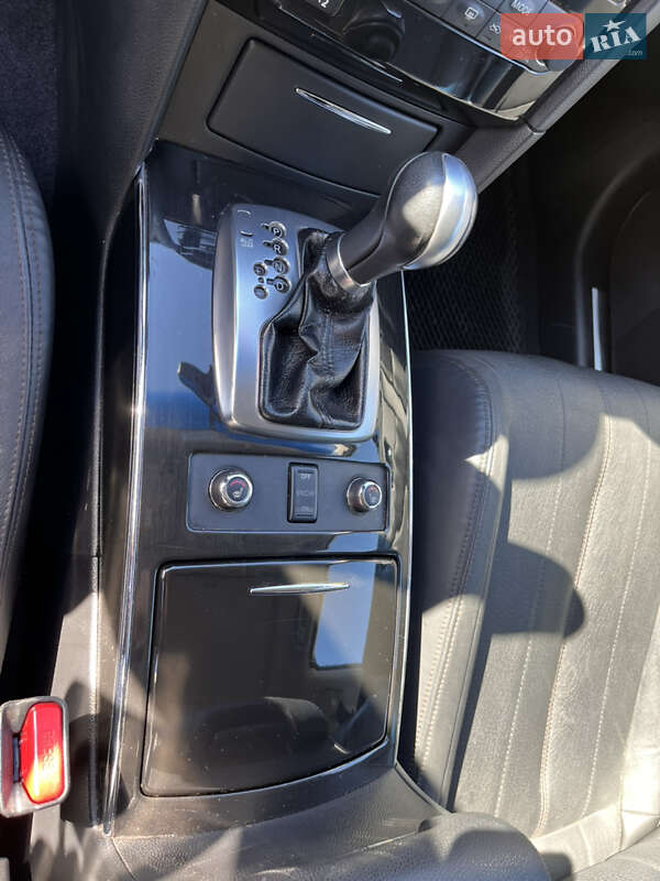 Позашляховик / Кросовер Infiniti QX70 2015 в Одесі
