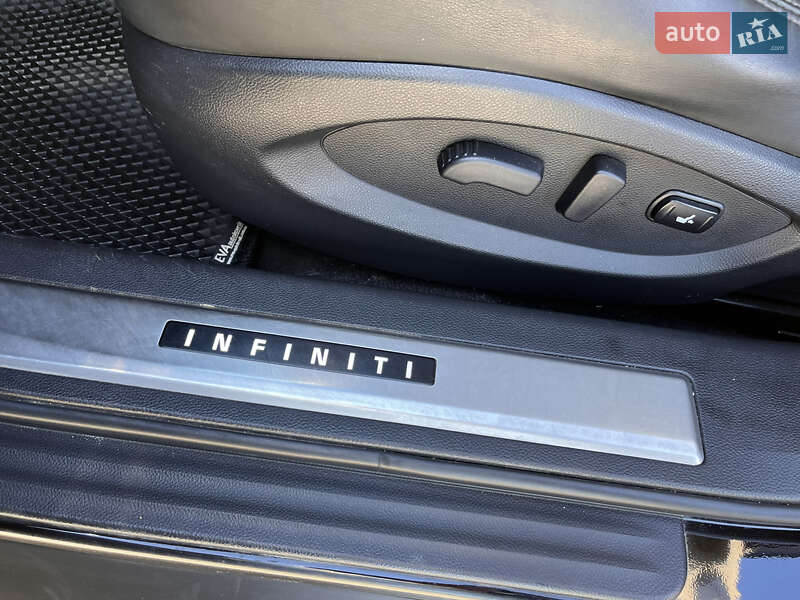 Позашляховик / Кросовер Infiniti QX70 2015 в Одесі