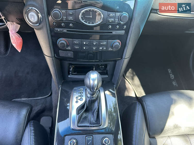 Внедорожник / Кроссовер Infiniti QX70 2016 в Киеве