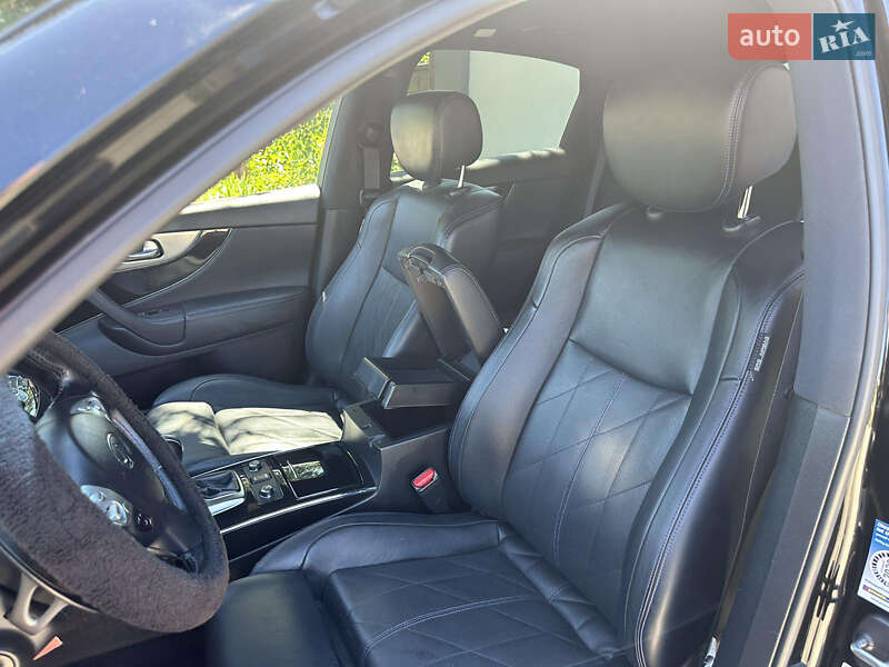 Внедорожник / Кроссовер Infiniti QX70 2016 в Киеве