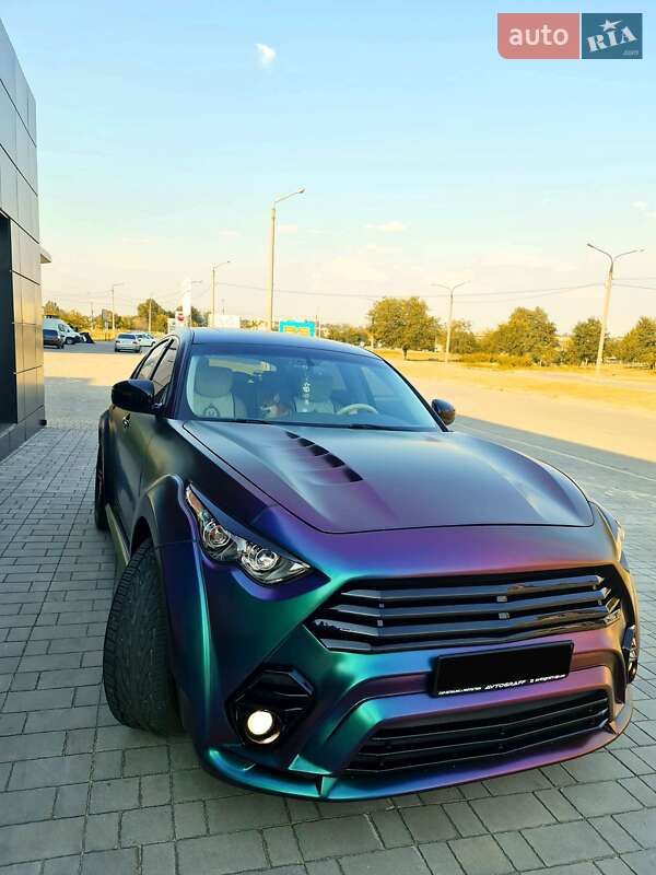 Внедорожник / Кроссовер Infiniti QX70 2015 в Запорожье
