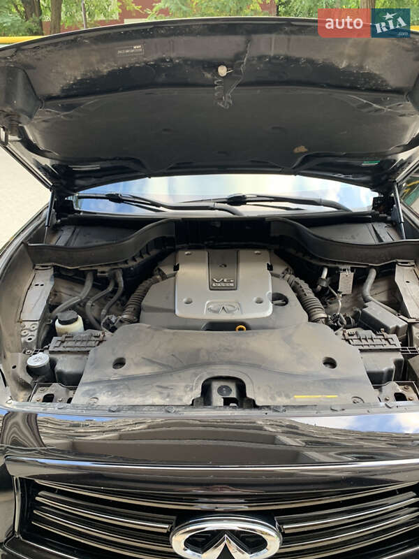 Внедорожник / Кроссовер Infiniti QX70 2015 в Одессе