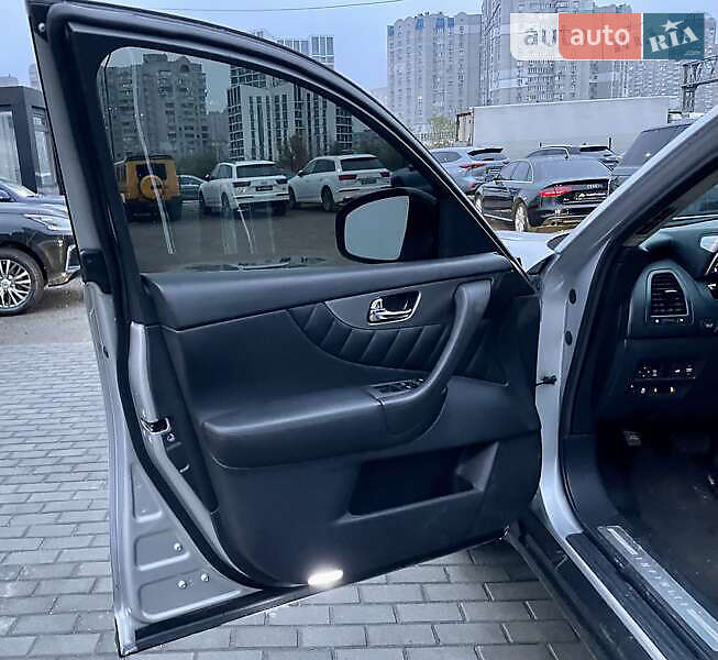 Позашляховик / Кросовер Infiniti QX70 2016 в Києві