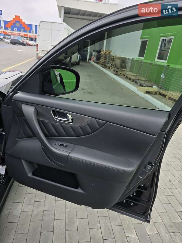 Внедорожник / Кроссовер Infiniti QX70 2014 в Виннице