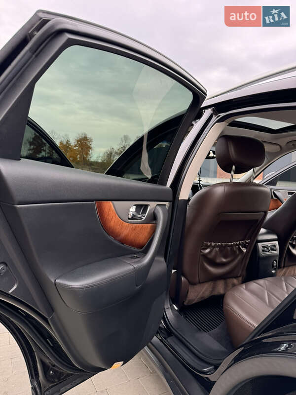 Внедорожник / Кроссовер Infiniti QX70 2016 в Хмельницком