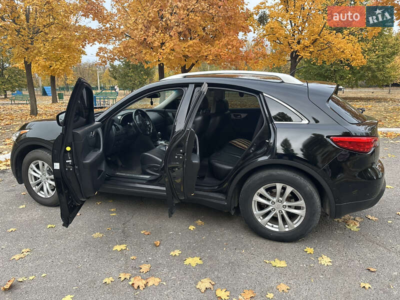 Внедорожник / Кроссовер Infiniti QX70 2017 в Харькове