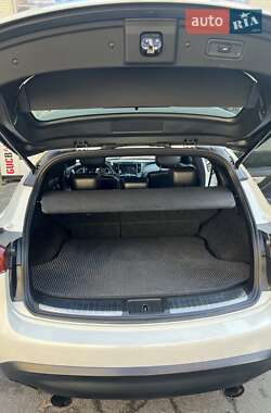 Внедорожник / Кроссовер Infiniti QX70 2015 в 