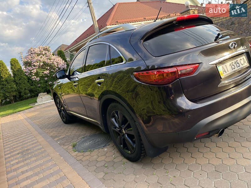 Позашляховик / Кросовер Infiniti QX70 2013 в Києві