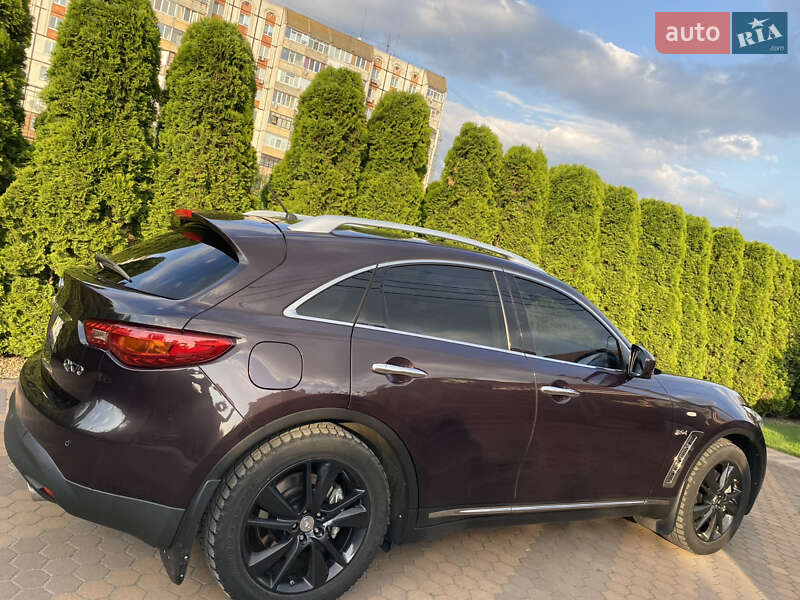 Позашляховик / Кросовер Infiniti QX70 2013 в Києві
