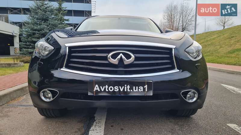 Седан Infiniti QX70 2013 в Києві