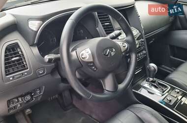 Седан Infiniti QX70 2013 в Києві